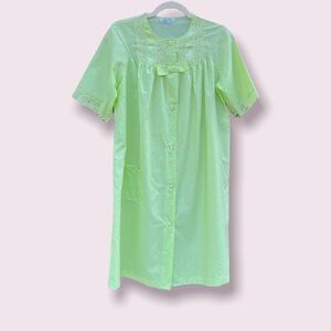 Vintage chartreuse nightie with lace and bow details